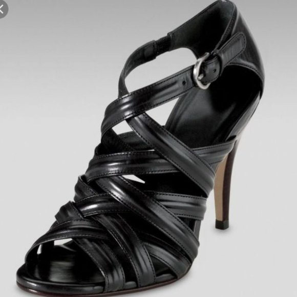 nike strappy sandals